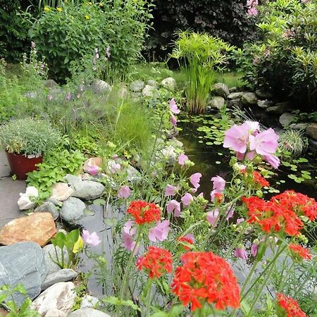 Ruhige Wohnung Mit Schoenem Eigengarten In Seeboden Am Millstaettersee Bagian luar foto