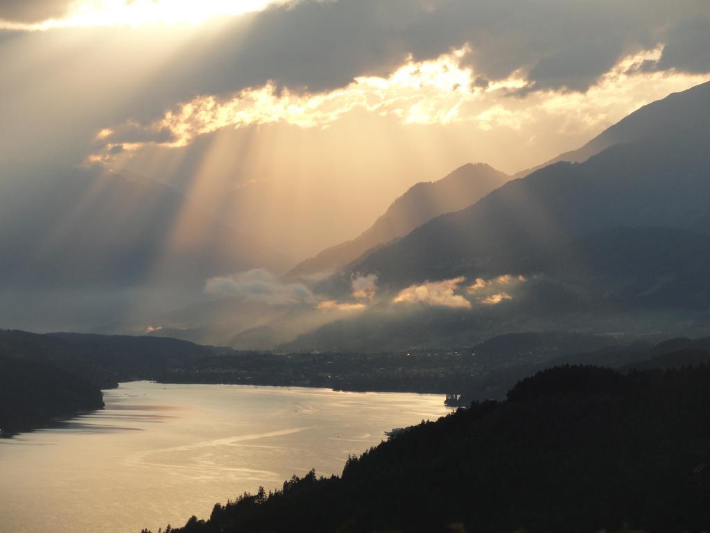 Ruhige Wohnung Mit Schoenem Eigengarten In Seeboden Am Millstaettersee Bagian luar foto
